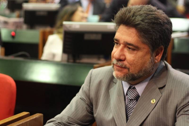 Base aliada aguarda reforma administrativa de Wellington Dias para definir chapa para 2022